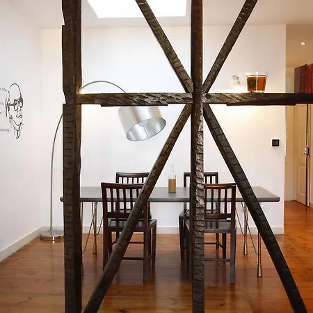 Charming 2 Bedroom *