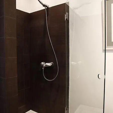Charming 2 Bedroom